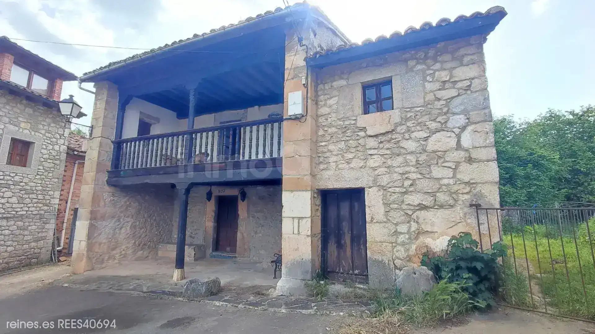 Exterior view of Houses for sale in Cabrales  with Terrace and Furnished