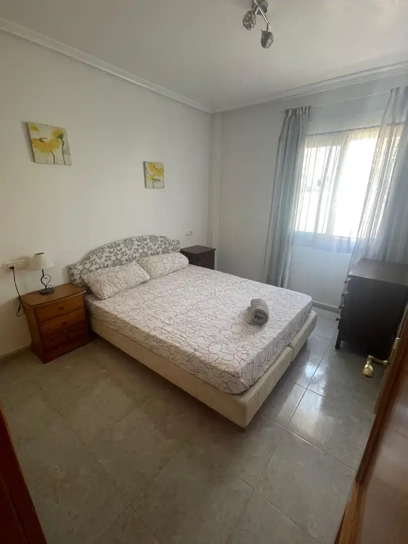 Habitación de Planta baja en venta en Daya Vieja con Aire acondicionado, Terraza y Amueblado