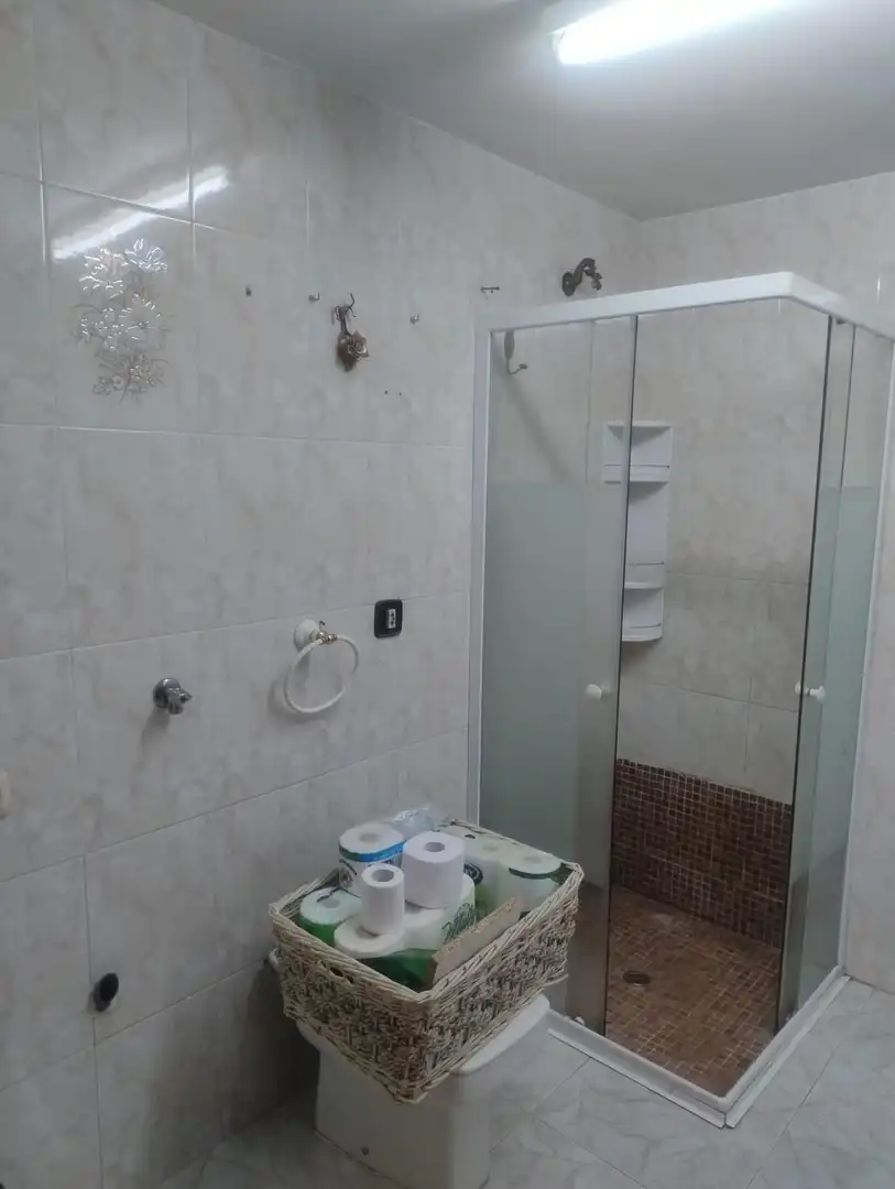 Badezimmer von Einfamilien-Reihenhaus zum Verkauf in Piedrabuena mit Möbliert