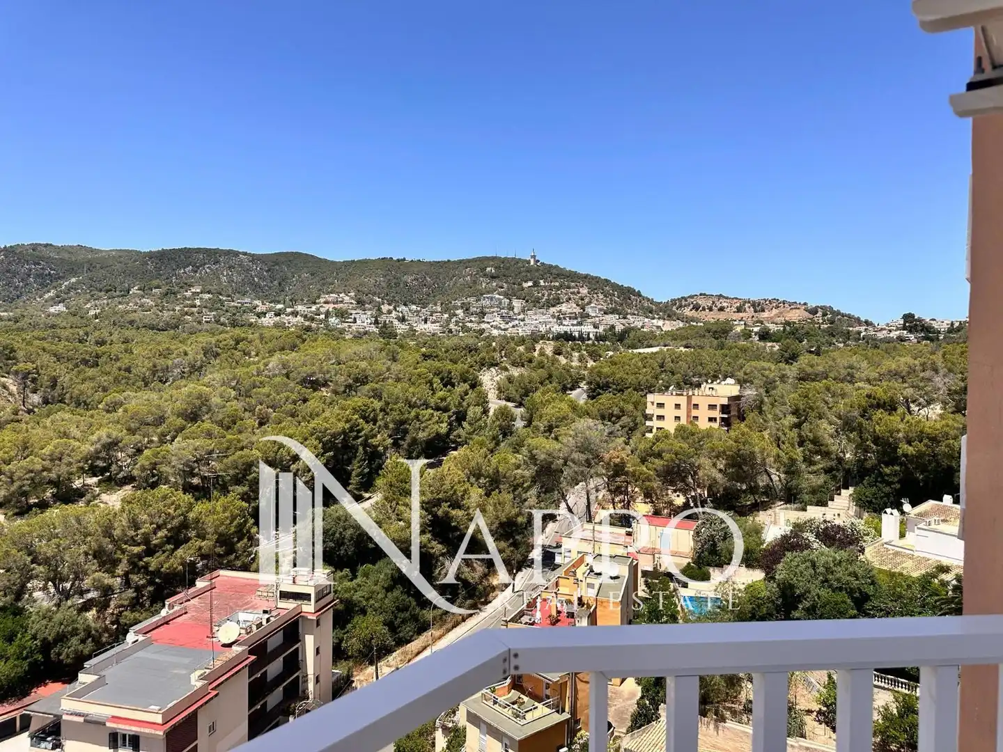 Vista exterior de Pis de lloguer en  Palma de Mallorca amb Aire condicionat, Terrassa i Piscina