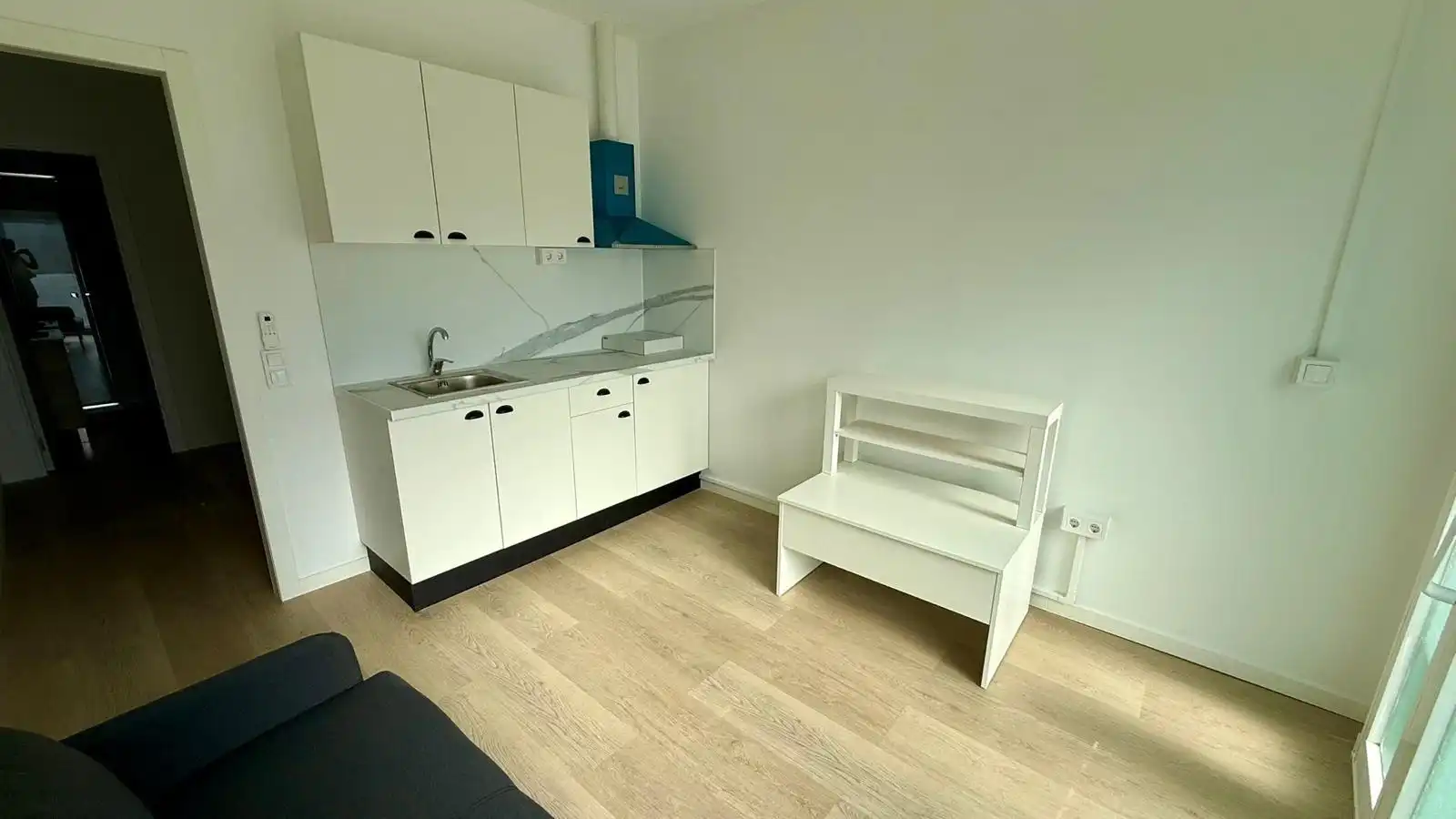Gewerbefläche zum Verkauf in Col.legis Nous, imagen 11