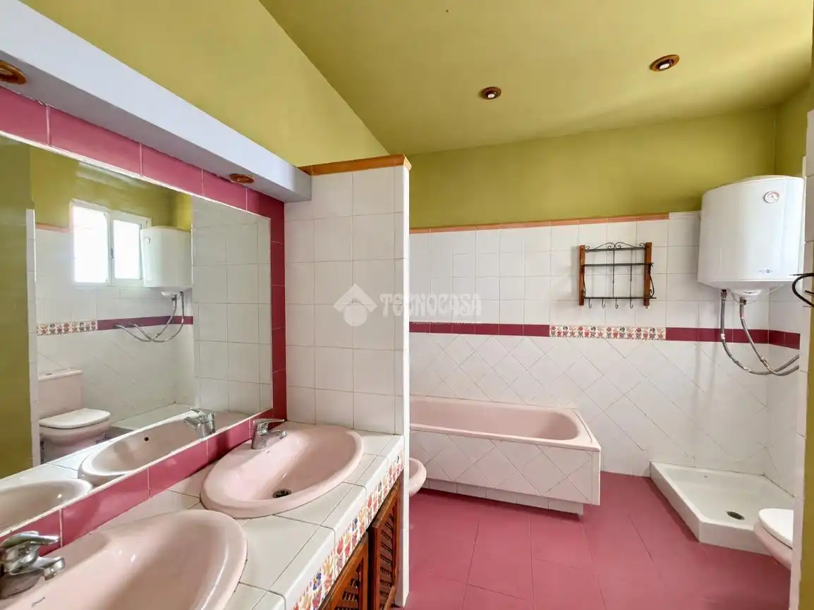 Baño de Piso en venta en Murcia con Calefacción y Terraza