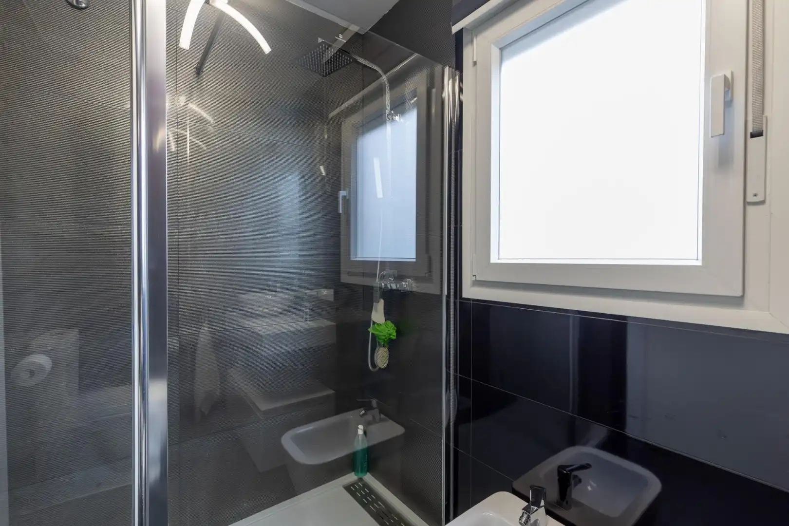 Baño de Casa adosada en venta en Güevéjar con Calefacción, Amueblado y Balcón