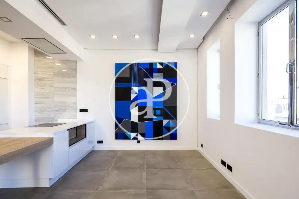 Maisonette zum Verkauf in  Valencia Capital mit Klimaanlage, Heizung und Terrasse