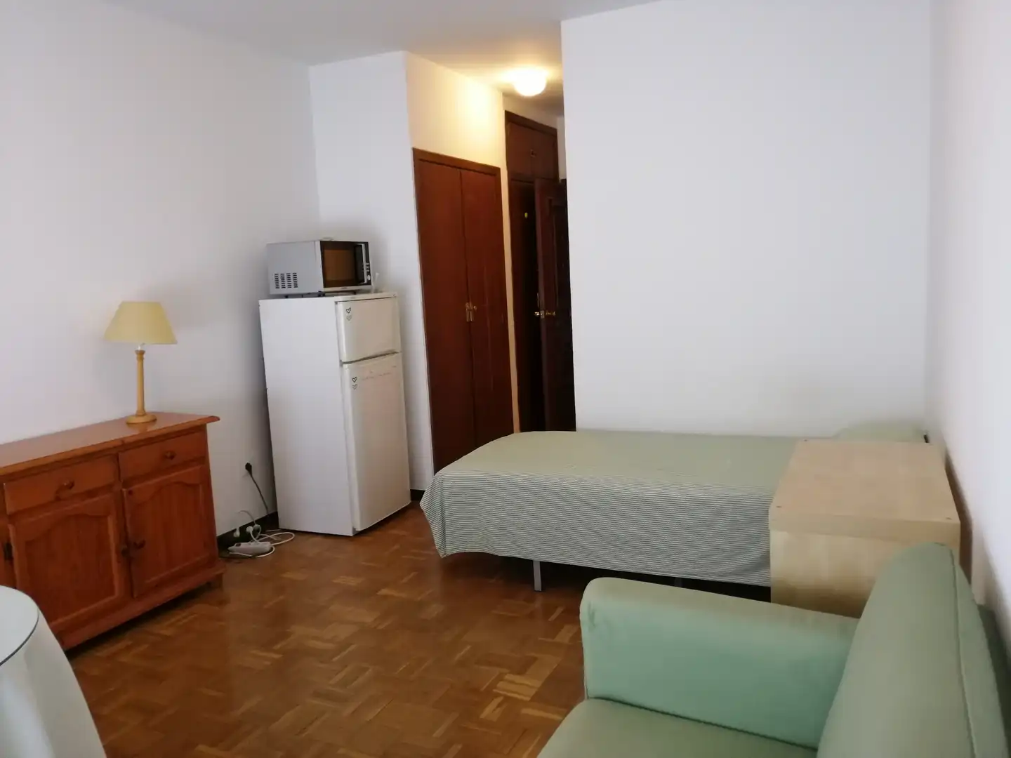Habitación de Estudio de alquiler en Sevilla con Aire acondicionado, Terraza y Amueblado