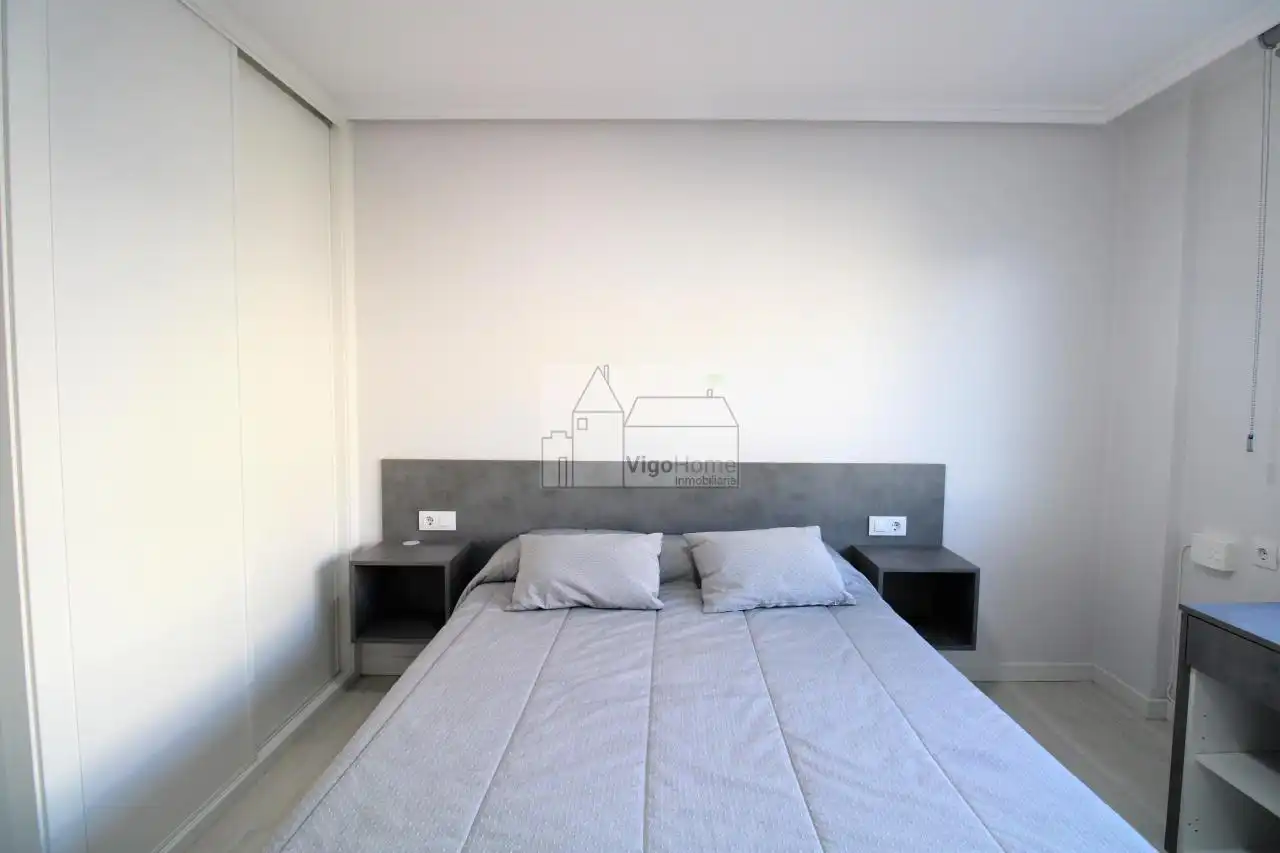 Schlafzimmer von Wohnung zur Miete in Vigo  mit Heizung, Terrasse und Möbliert