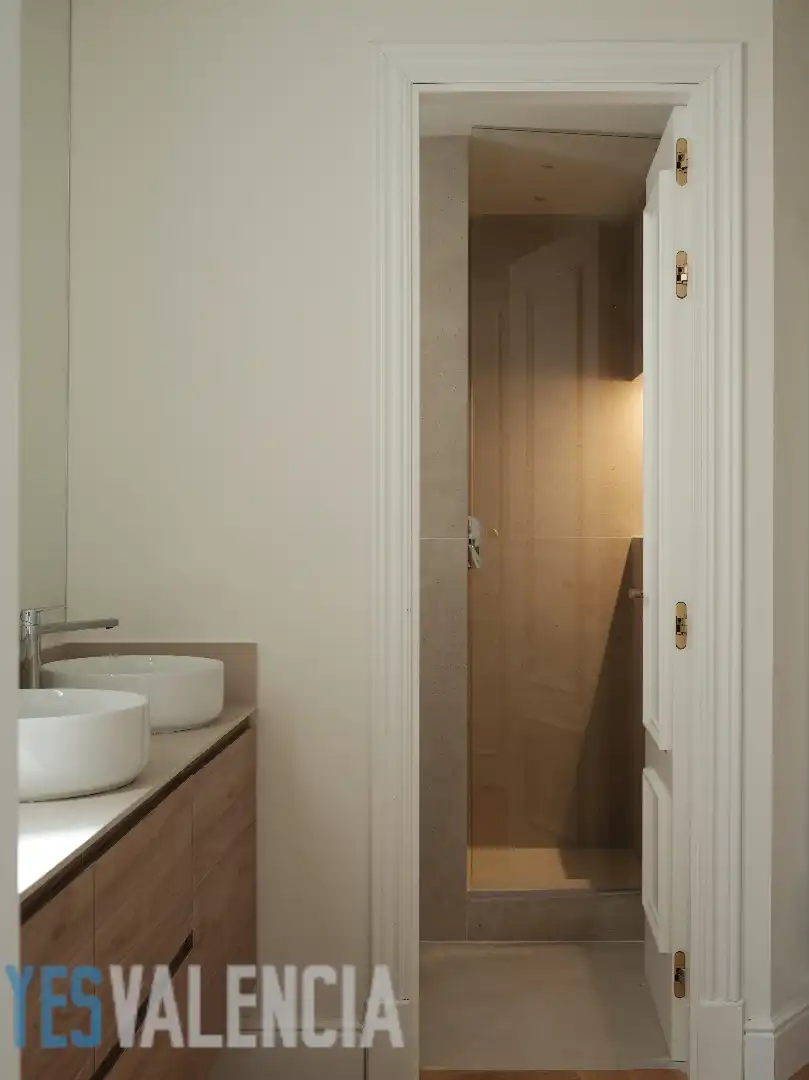 Piso con terraza en venta en Carrer de l'Erudit Orellana, imagen 17