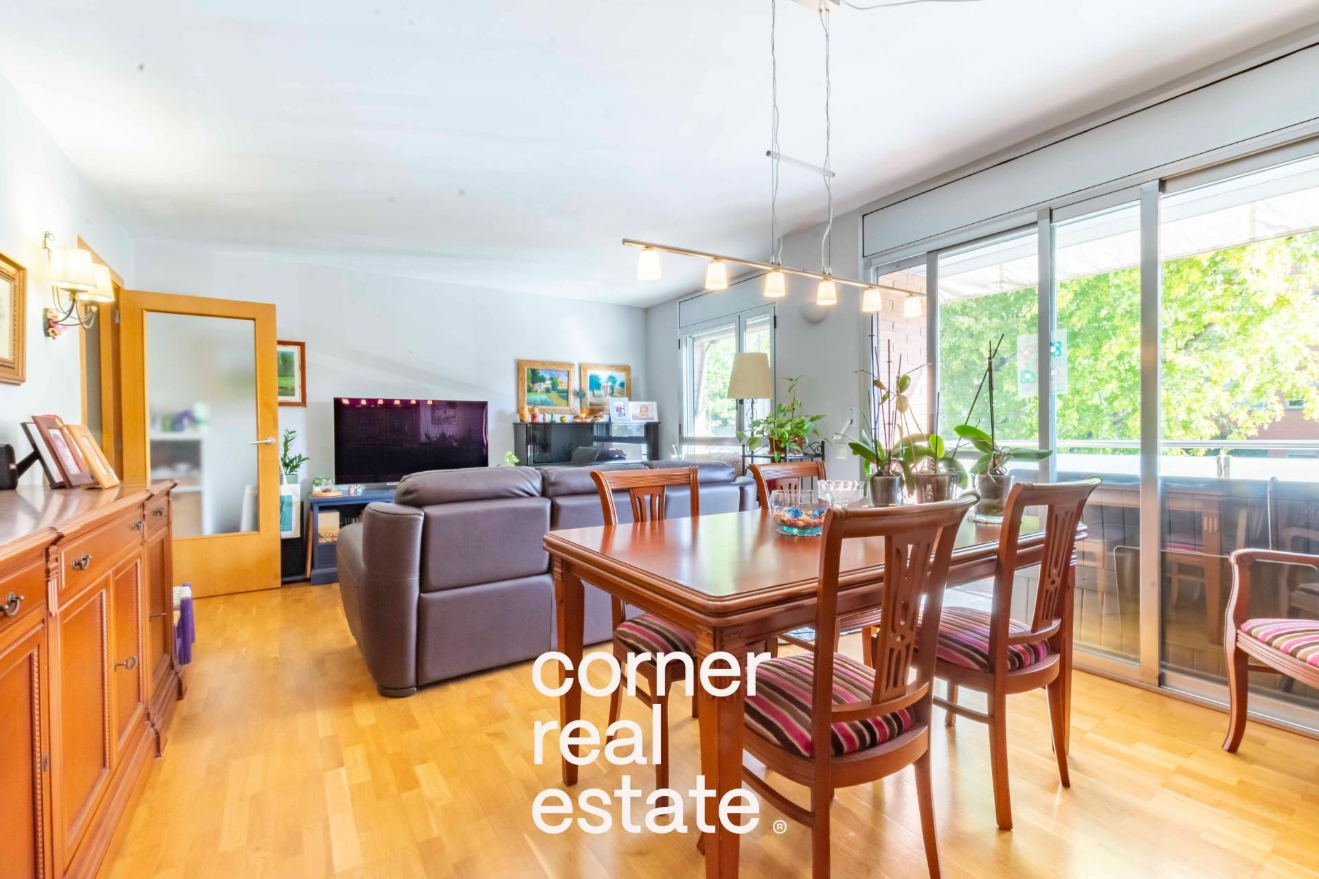 Exterior view of Flat for sale in Sant Cugat del Vallès  with Air Conditioner, Heating and Private garden