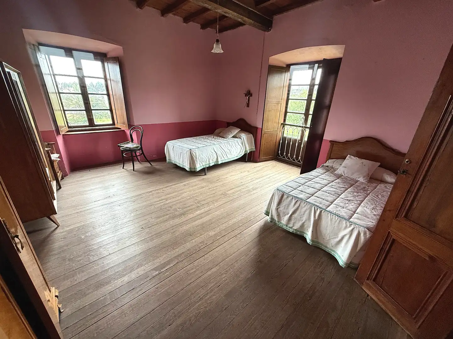 Dormitori de Casa o xalet en venda en Coaña amb Jardí privat, Traster i Moblat