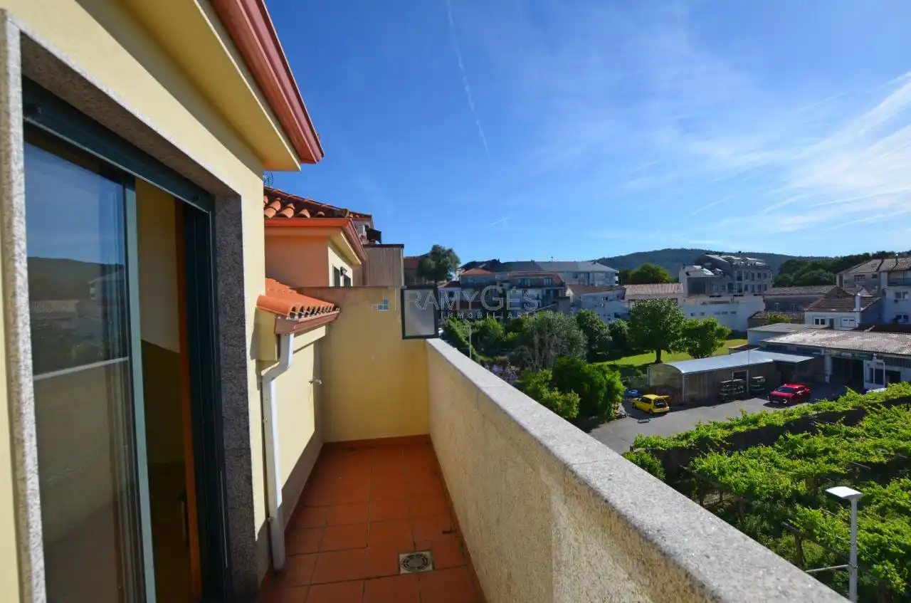 Terraza de Ático en venta en O Rosal   con Calefacción, Terraza y Trastero