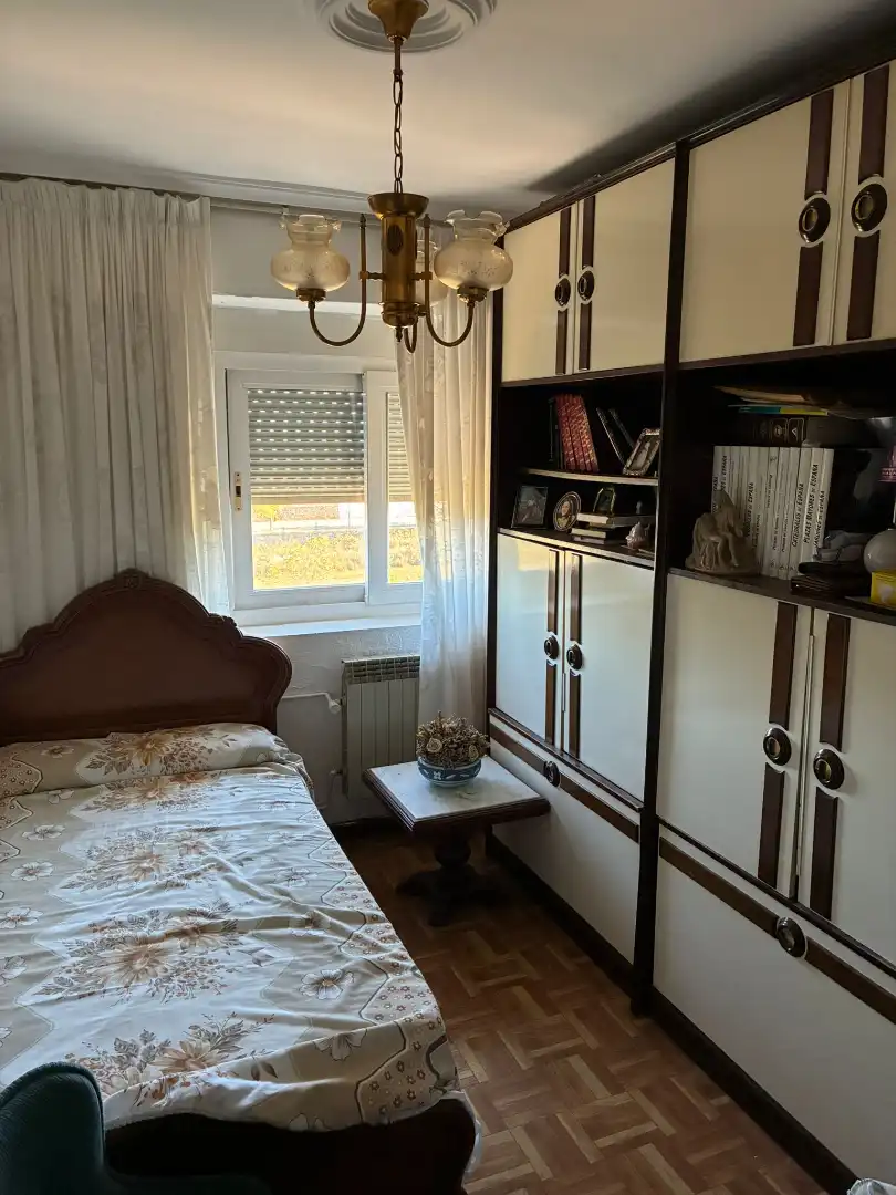 Habitación de Piso en venta en Reinosa con Calefacción, Terraza y Amueblado