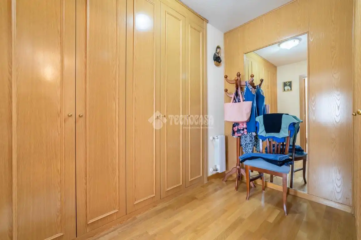 Dormitori de Casa adosada en venda en Paracuellos de Jarama amb Aire condicionat, Calefacció i Terrassa