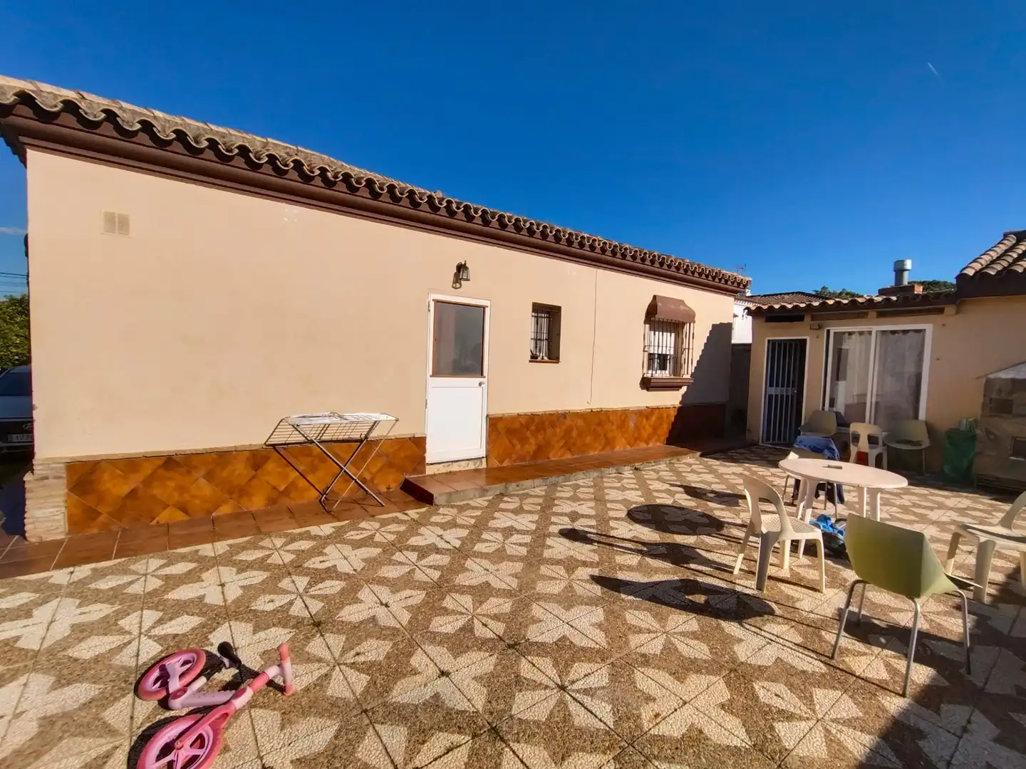 Exterior view of Houses for sale in Chiclana de la Frontera  with Private garden, Oven and Washing machine