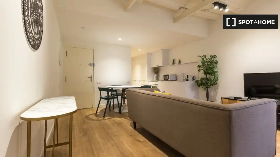 Habitació a Sant Pere, Sta. Caterina i la Ribera
