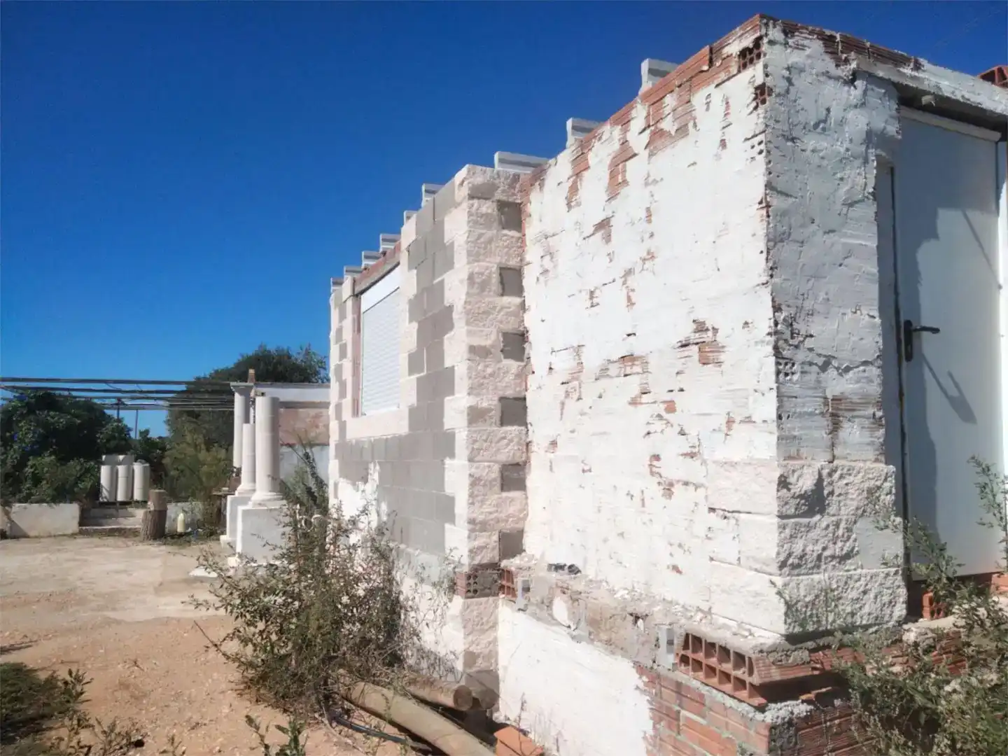 Vista exterior de Finca rústica en venda en El Vendrell amb Jardí privat, Piscina i Moblat