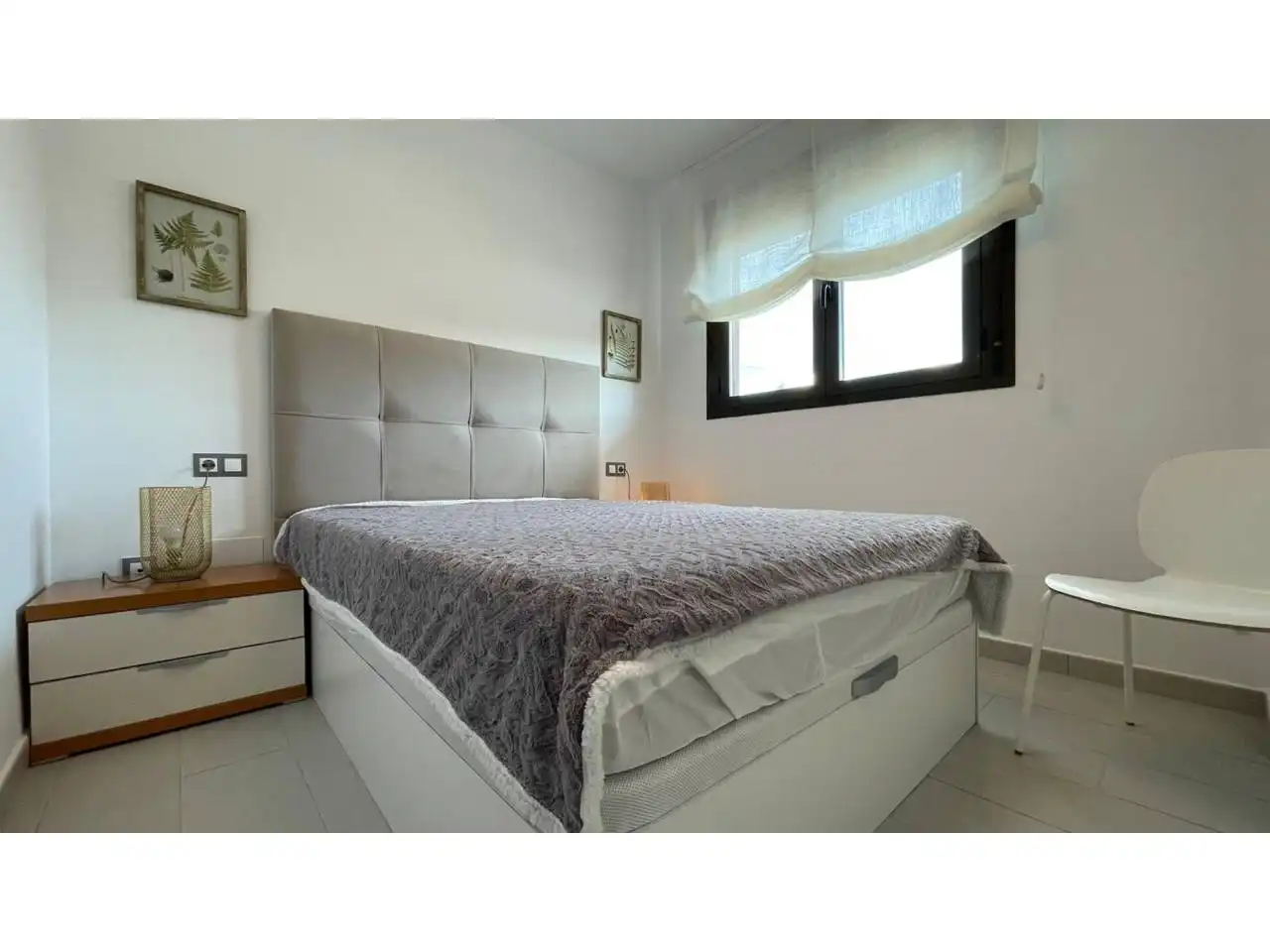Habitación de Piso de alquiler en Estepona con Aire acondicionado, Calefacción y Terraza
