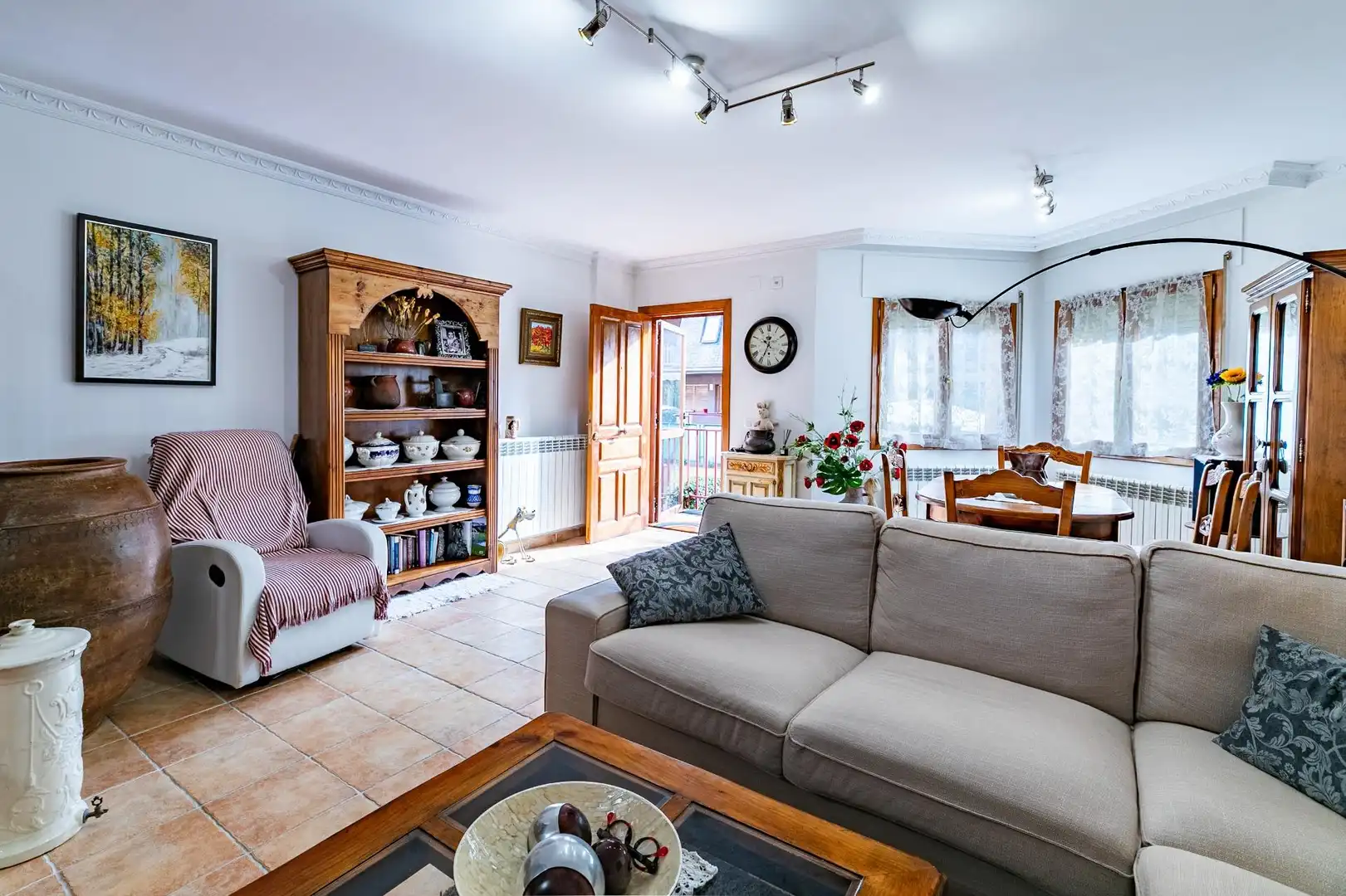 Sala d'estar de Casa adosada en venda en Casco Urbano
