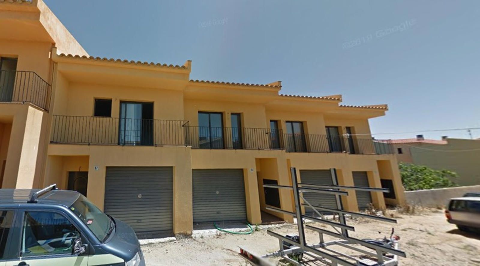 Houses for sale in Orient, Garriguella