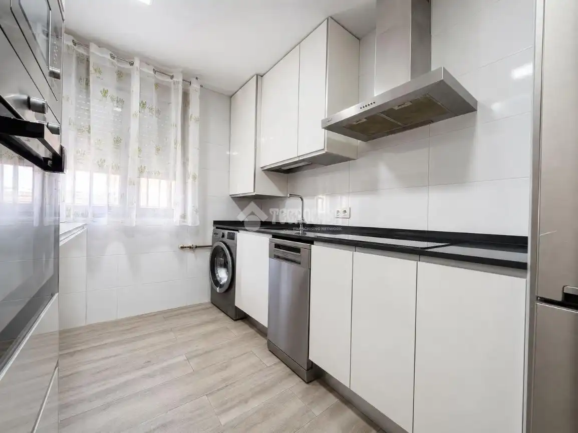 Casa aparellada amb jardí en venda a San Martín de la Vega, imagen 7