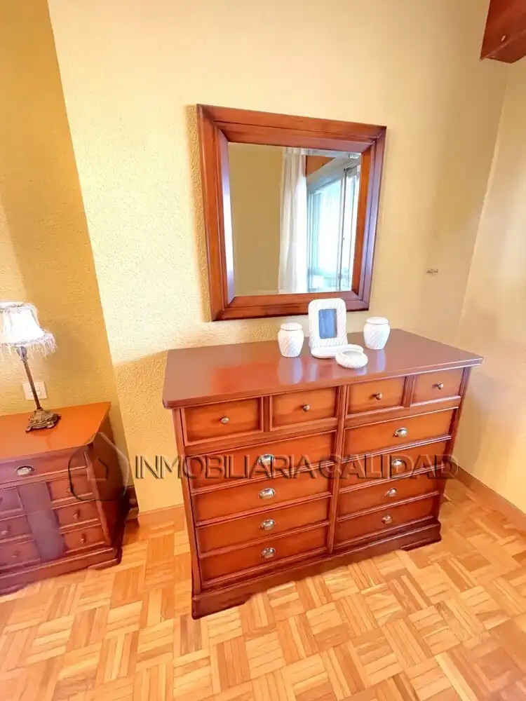 Habitación de Piso de alquiler en Burgos con Calefacción, Terraza y Amueblado