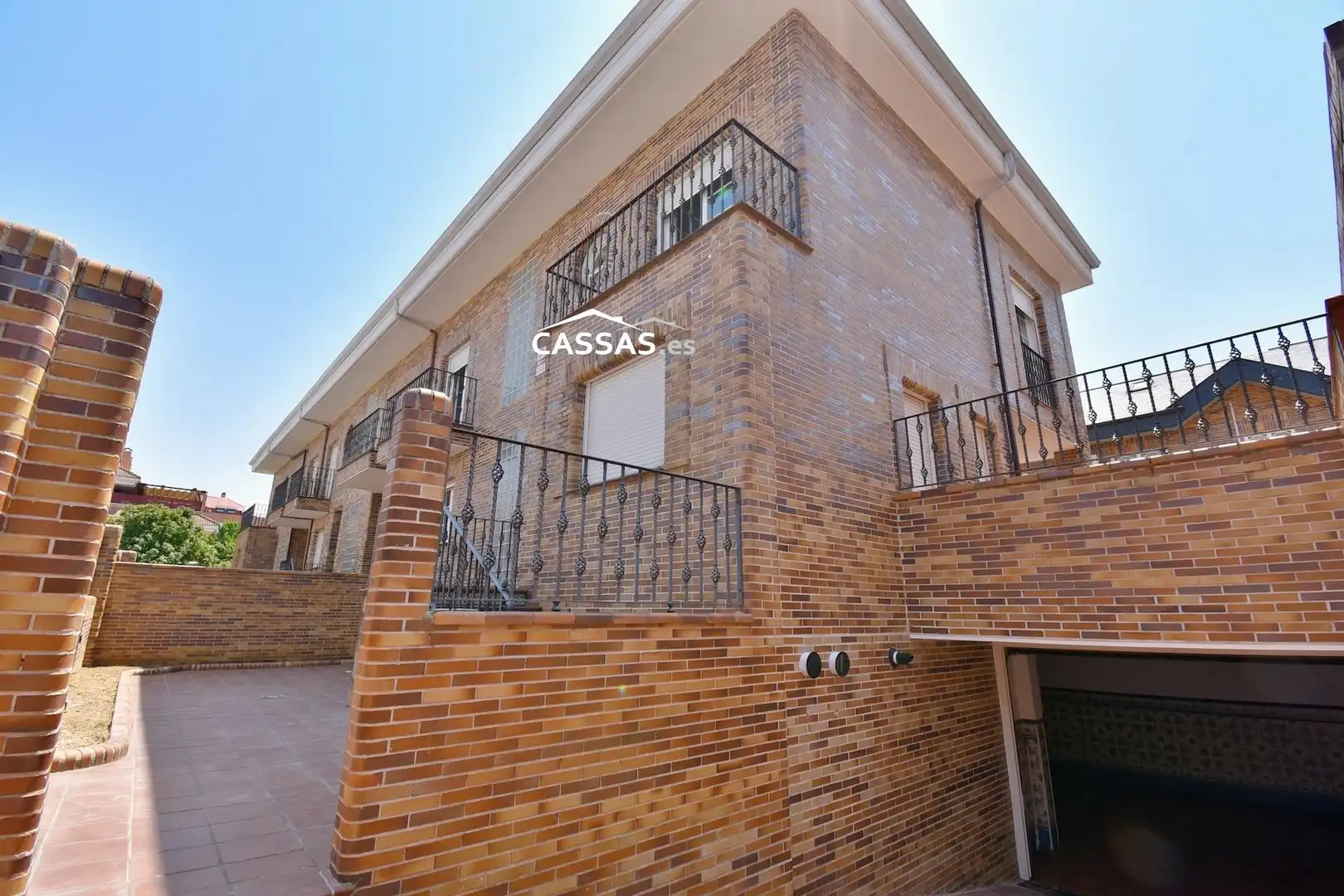 Exterior view of Detached homes for sale in Torrejón de Ardoz  with Air Conditioner, Heating and Parquet flooring