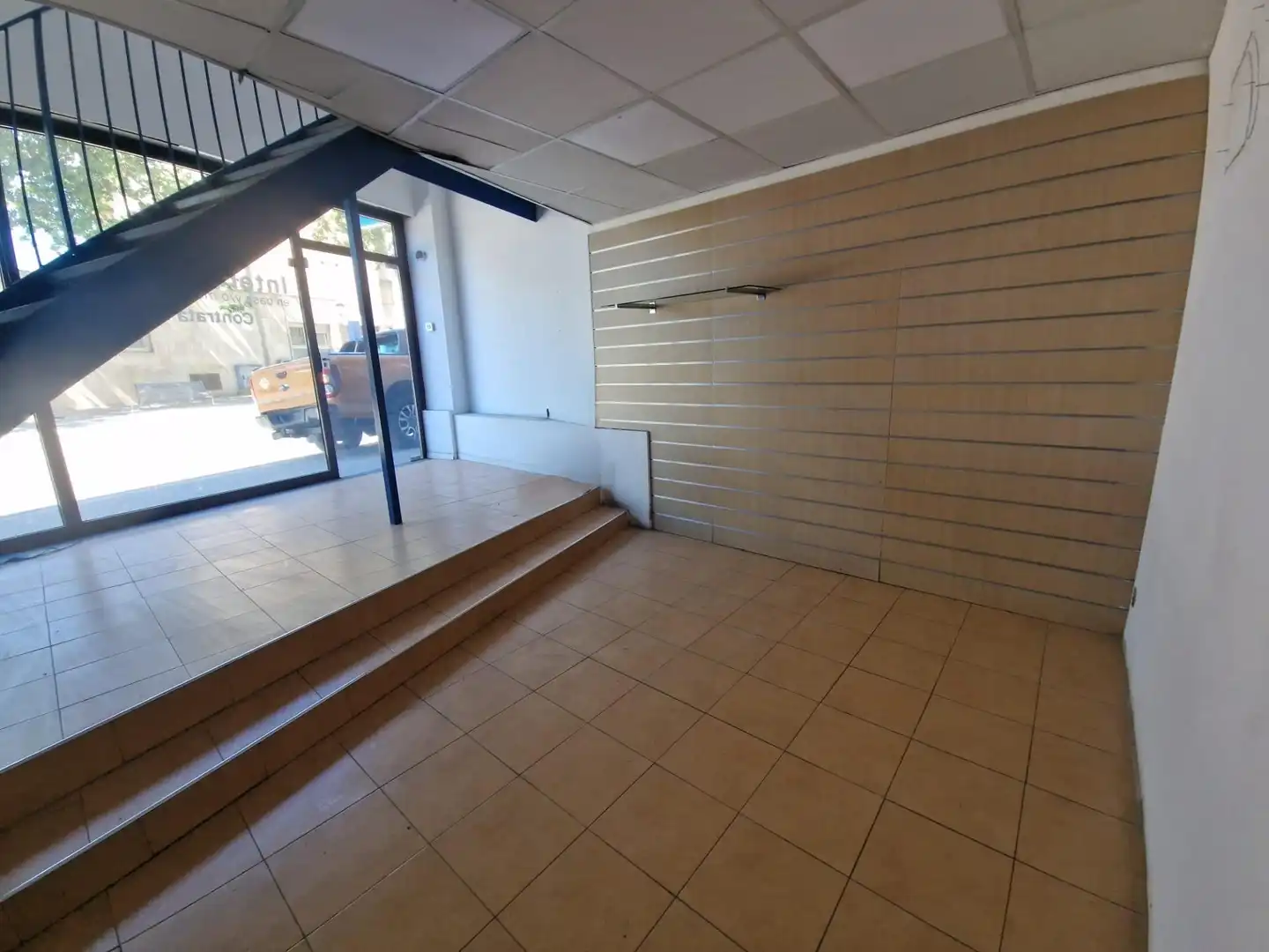 Local comercial de lloguer a Centre - Sant Oleguer