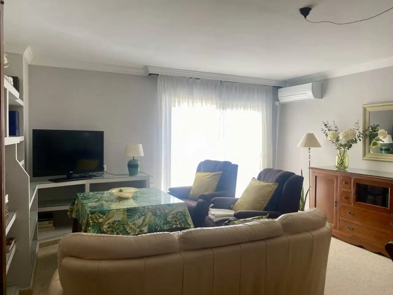Sala de estar de Piso de alquiler en Vélez-Málaga con Aire acondicionado, Terraza y Amueblado