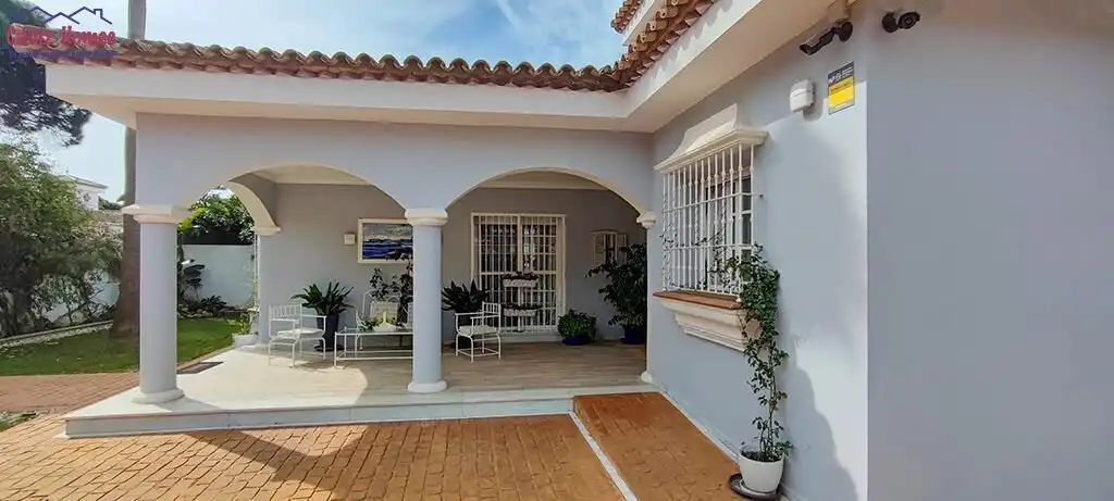 Terrace of Houses for sale in Chiclana de la Frontera  with Air Conditioner, Heating and Private garden