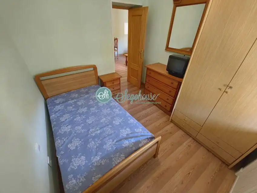 Bedroom of Flat for sale in Segovia  with Heating, Terrace and Furnished