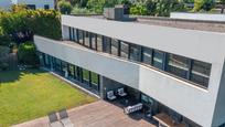 Vista exterior de Casa o xalet en venda en Premià de Dalt amb Aire condicionat, Calefacció i Jardí privat