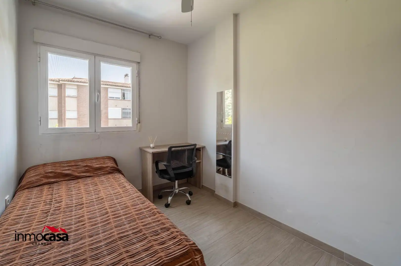 Habitación de Piso en venta en Granada con Aire acondicionado, Calefacción y Terraza