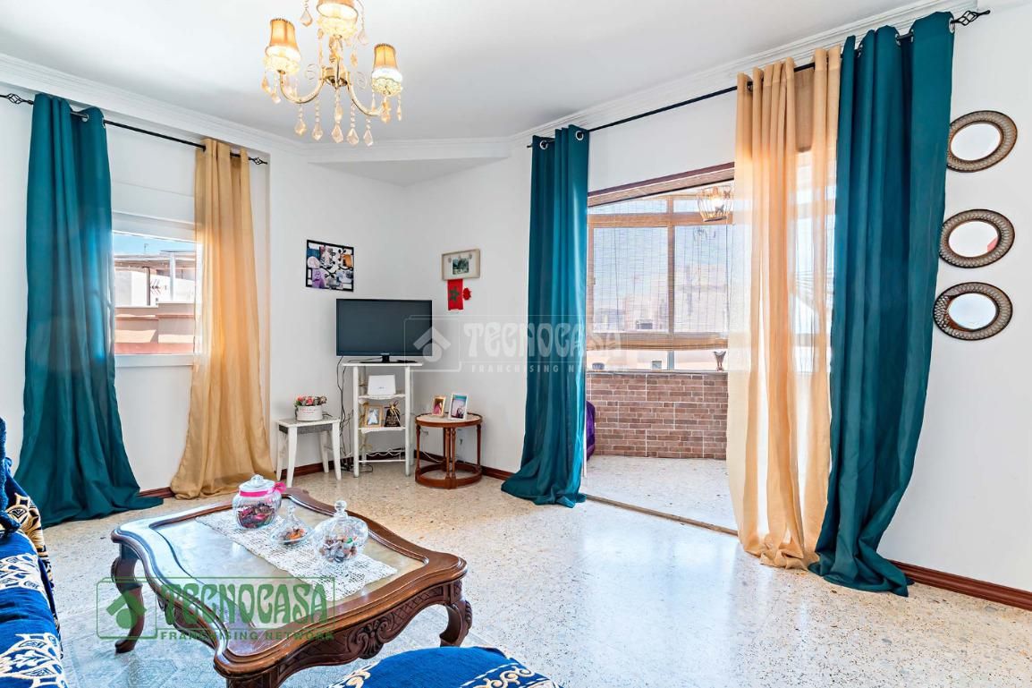 Sala d'estar de Pis en venda en Roquetas de Mar