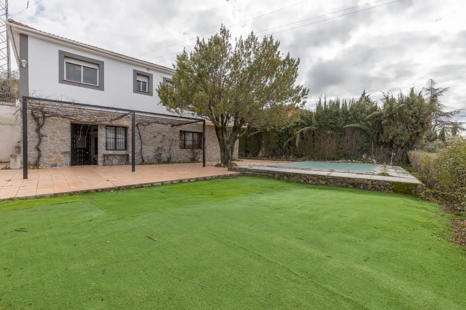 House with pool for sale in Avenida del Puente Nuevo