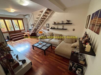 Sala d'estar de Àtic en venda en Salamanca Capital amb Aire condicionat, Calefacció i Terrassa