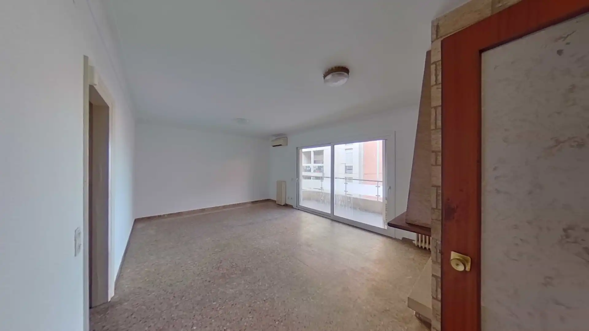 Apartament amb terrassa en venda a Santa Llogaia, imagen 2