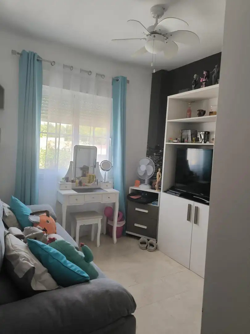 Habitación de Casa adosada en venta en Málaga con Aire acondicionado, Jardín privado y Terraza