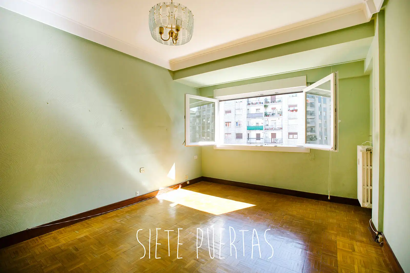 Habitación de Piso en venta en Donostia - San Sebastián  con Calefacción, Terraza y Trastero