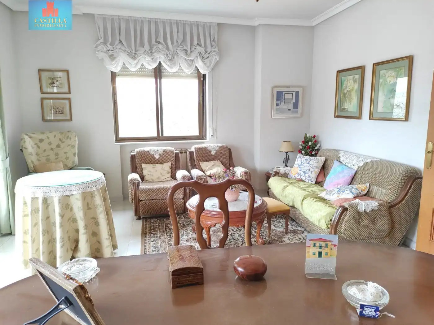 Sala de estar de Casa o chalet en venta en Velayos con Terraza, Trastero y Amueblado