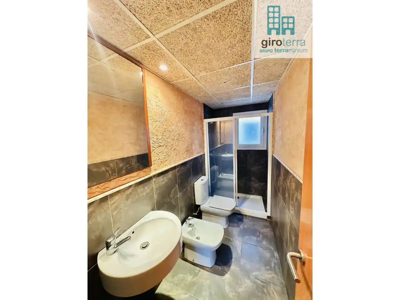 Baño de Piso en venta en Blanes con Terraza y Amueblado