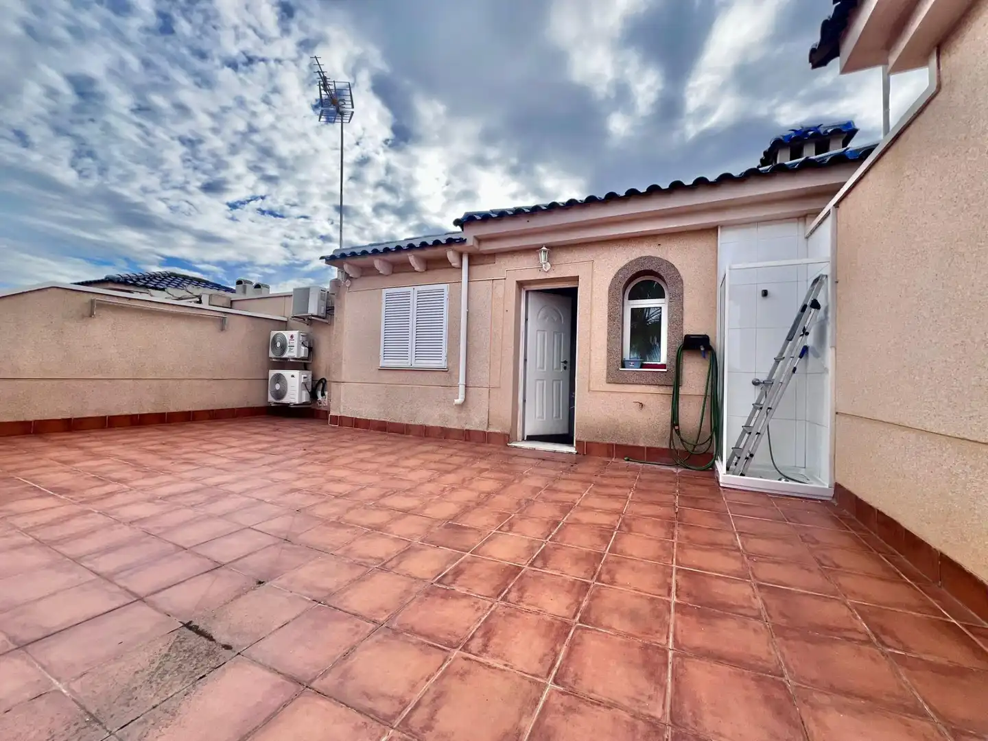 Bungalow amb piscina en venda a Calle del rio nervion, imagen 24