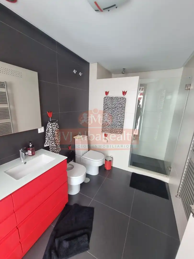 Badezimmer von Wohnung zum Verkauf in Albacete mit Heizung und Terrasse