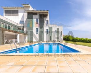 Piscina de Casa o xalet en venda en Badajoz Capital amb Calefacció, Jardí privat i Terrassa