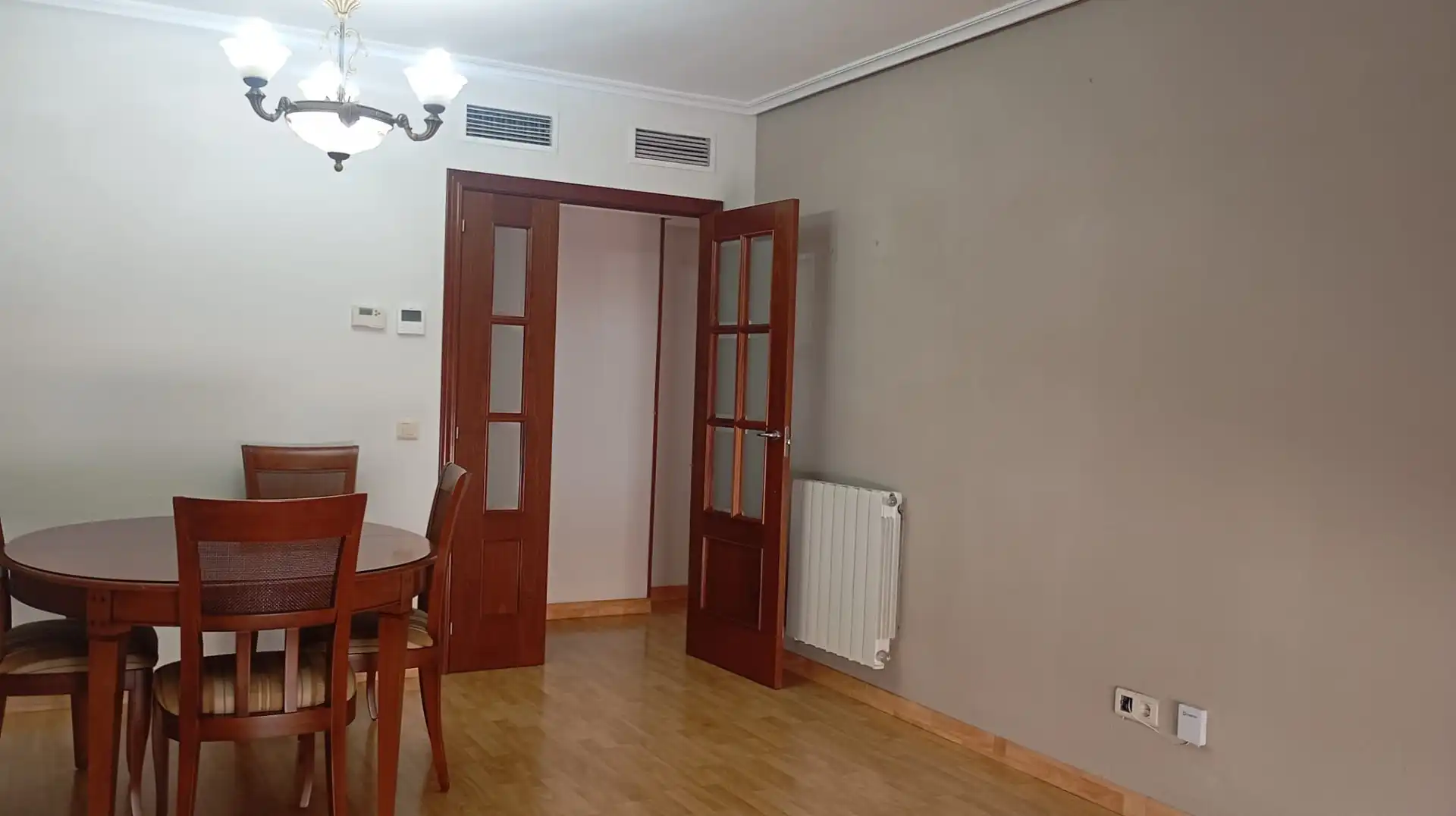 Comedor de Piso de alquiler en Zaragoza con Aire acondicionado, Calefacción y Trastero