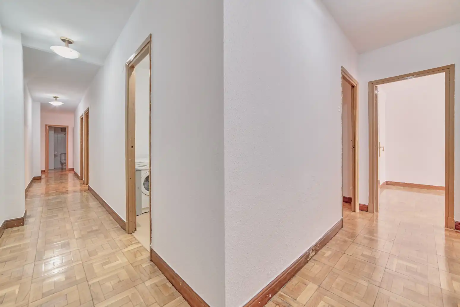 Piso en venta en  Pamplona / Iruña con Calefacción, Parquet y Balcón