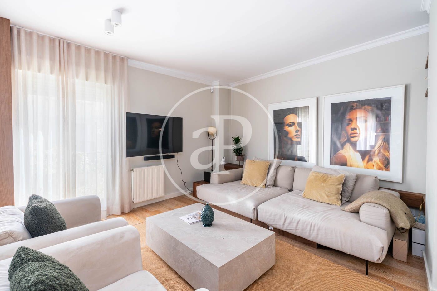 Living room of Duplex for sale in  Madrid Capital  with Air Conditioner, Heating and Terrace