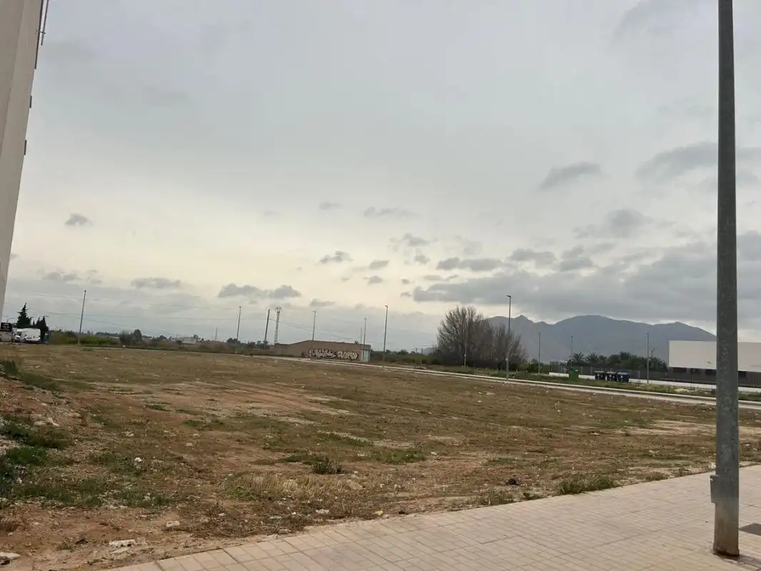 Wohnbaugrundstück zum Verkauf in C. Reyes Católicos, imagen 3