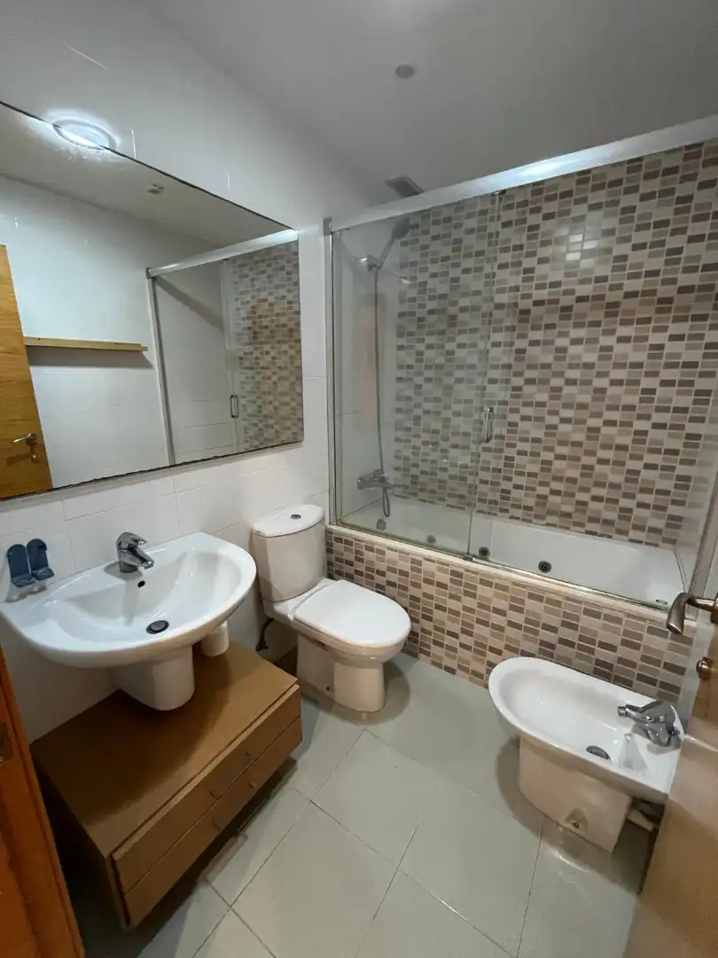 Baño de Piso en venta en Rafelbuñol / Rafelbunyol con Aire acondicionado, Calefacción y Trastero