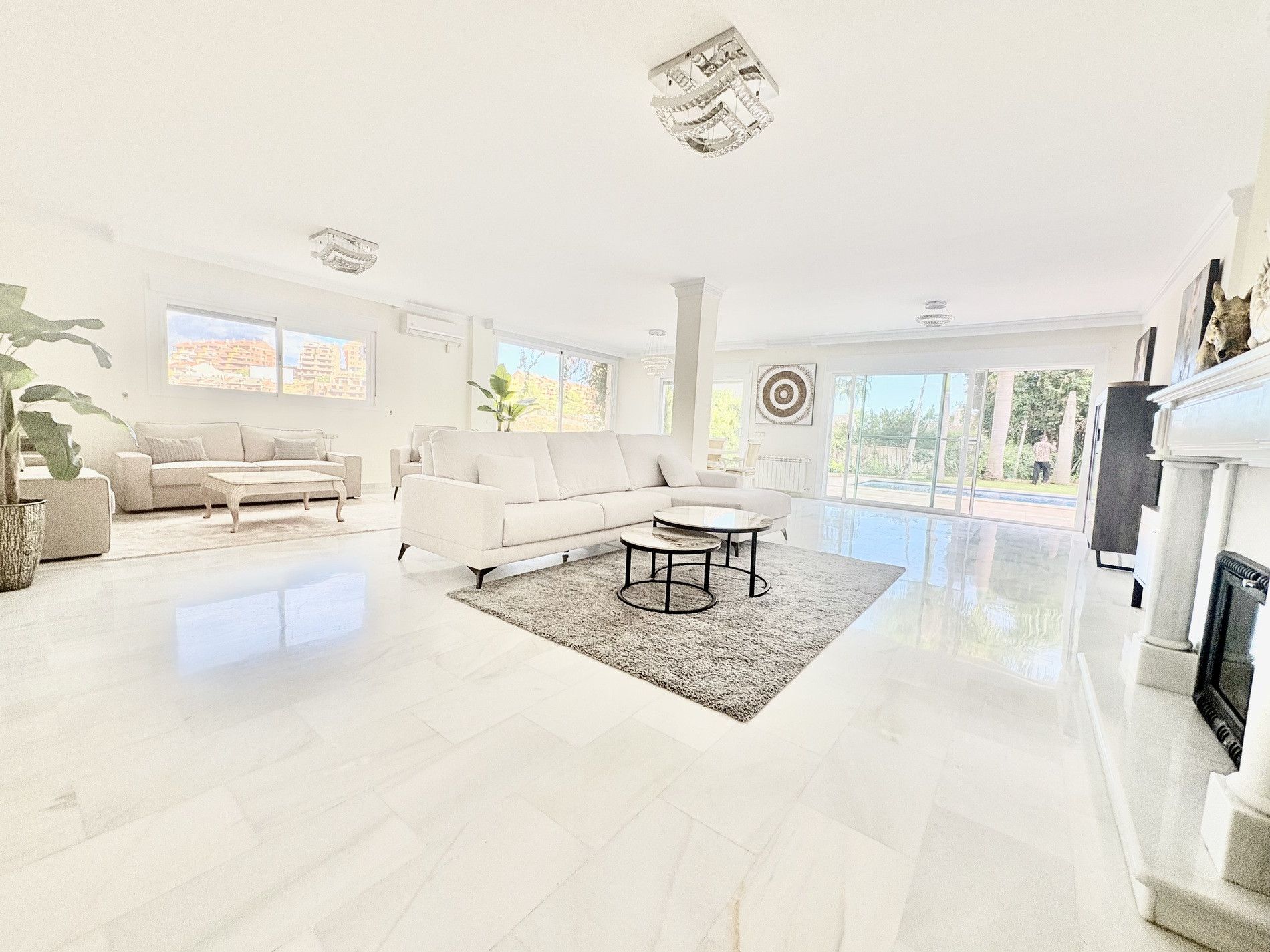 Sala de estar de Casa o chalet de alquiler en Marbella con Aire acondicionado, Calefacción y Jardín privado