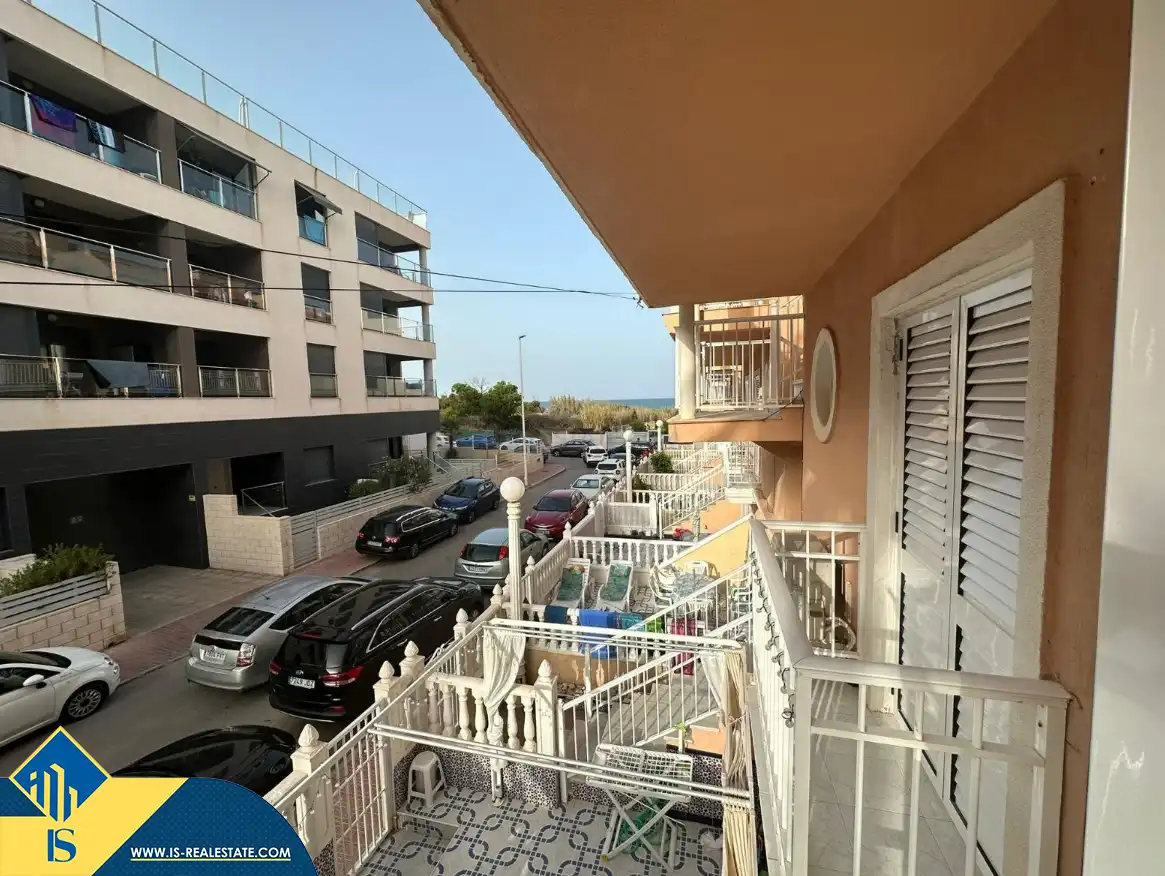 Vista exterior de Casa o xalet en venda en Torrevieja amb Aire condicionat, Calefacció i Jardí privat