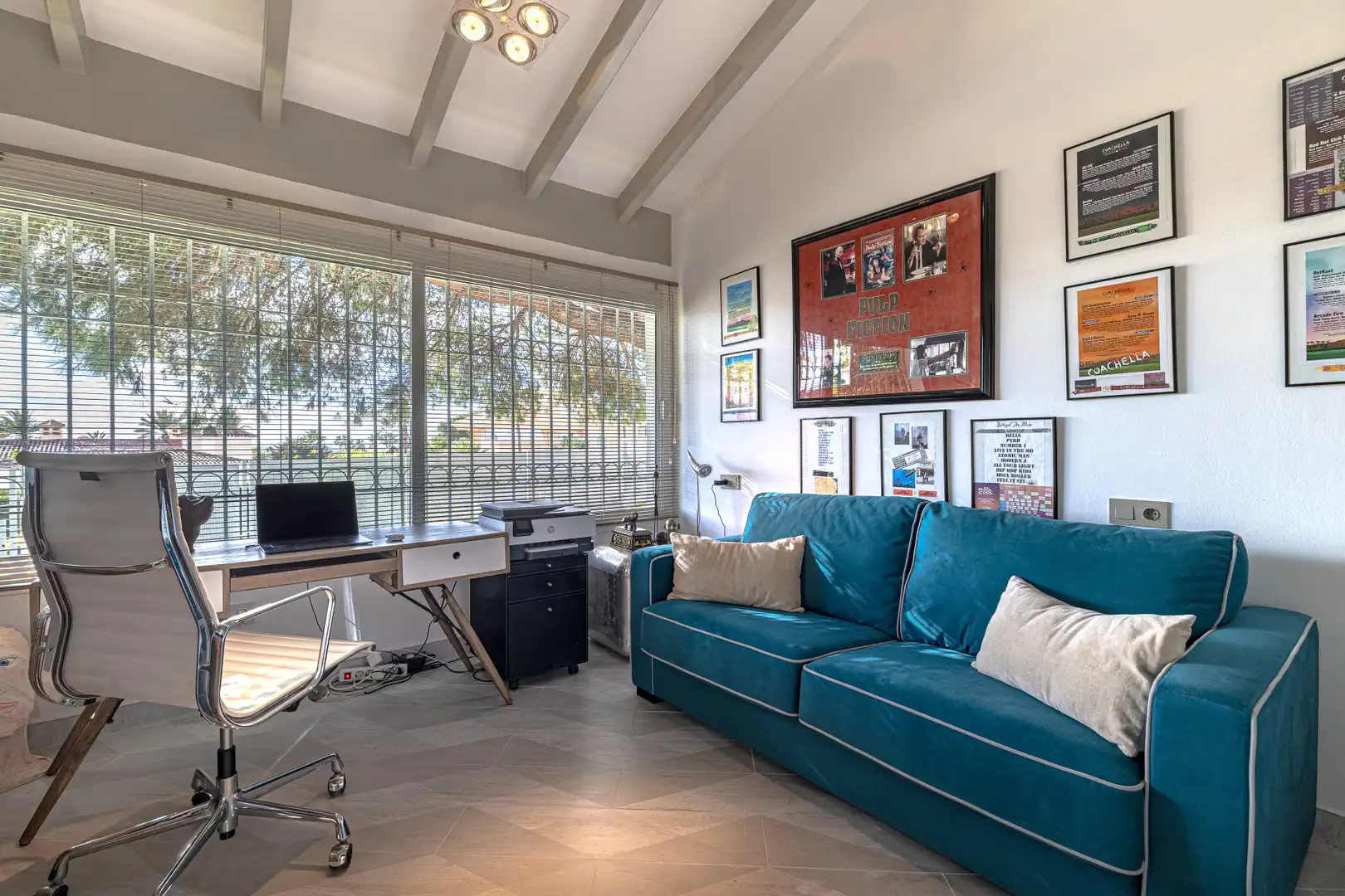 Sala de estar de Casa o chalet en venta en Marbella con Aire acondicionado, Jardín privado y Terraza